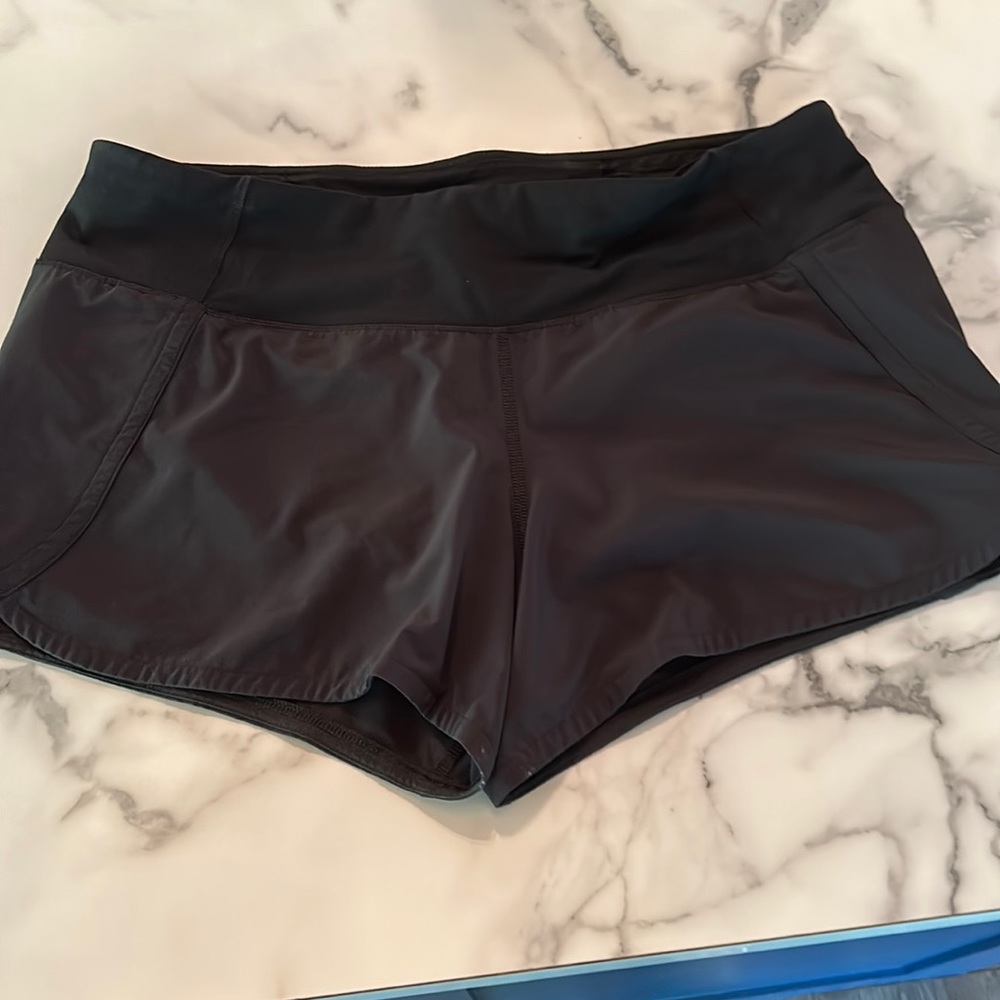 Like new Black Lululemon Speed Up Short Sz 8